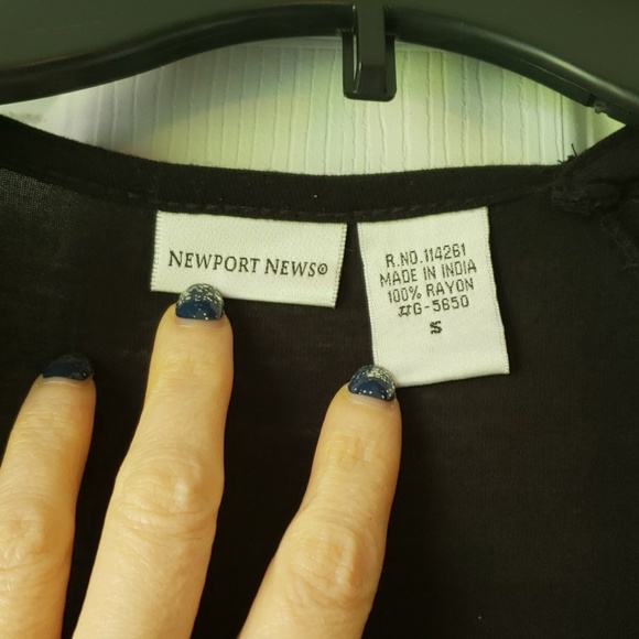 Newport News Black Flowy Necklace Top Tunic - Picture 3 of 8